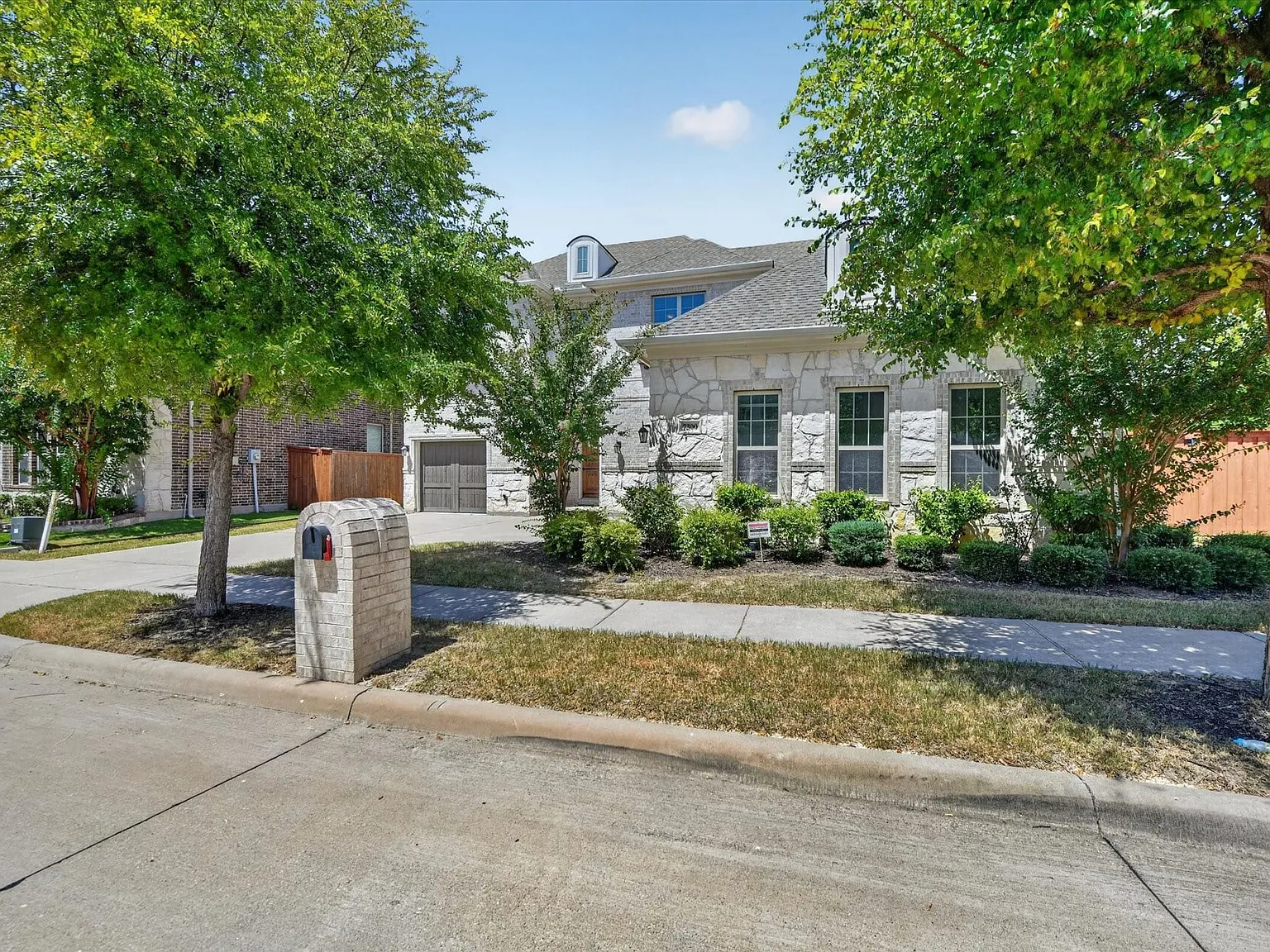4 bed, 3.5 bath, 3470 sqft, $3,950 — Photo 3