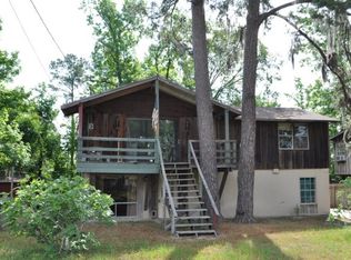 135 Shawnee Dr, Onalaska, TX 77360