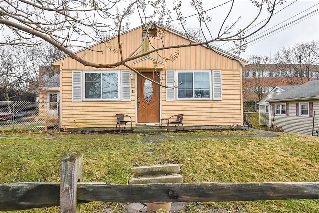 9 Buck Rd, Middletown, RI 02842 Zillow