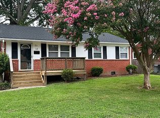 12 Juanita Dr, Hampton, VA 23666