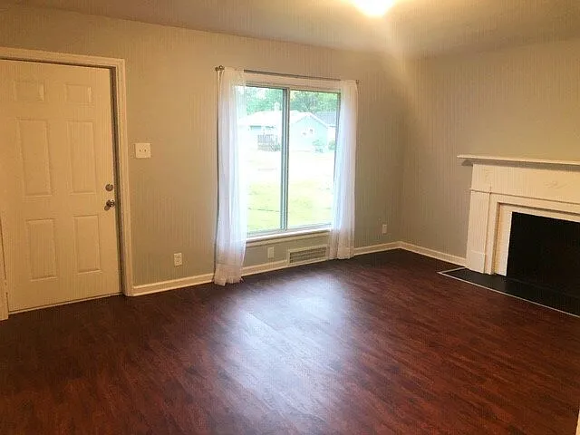2 bed, 2.0 bath, 900 sqft, $1,025 — Photo 2