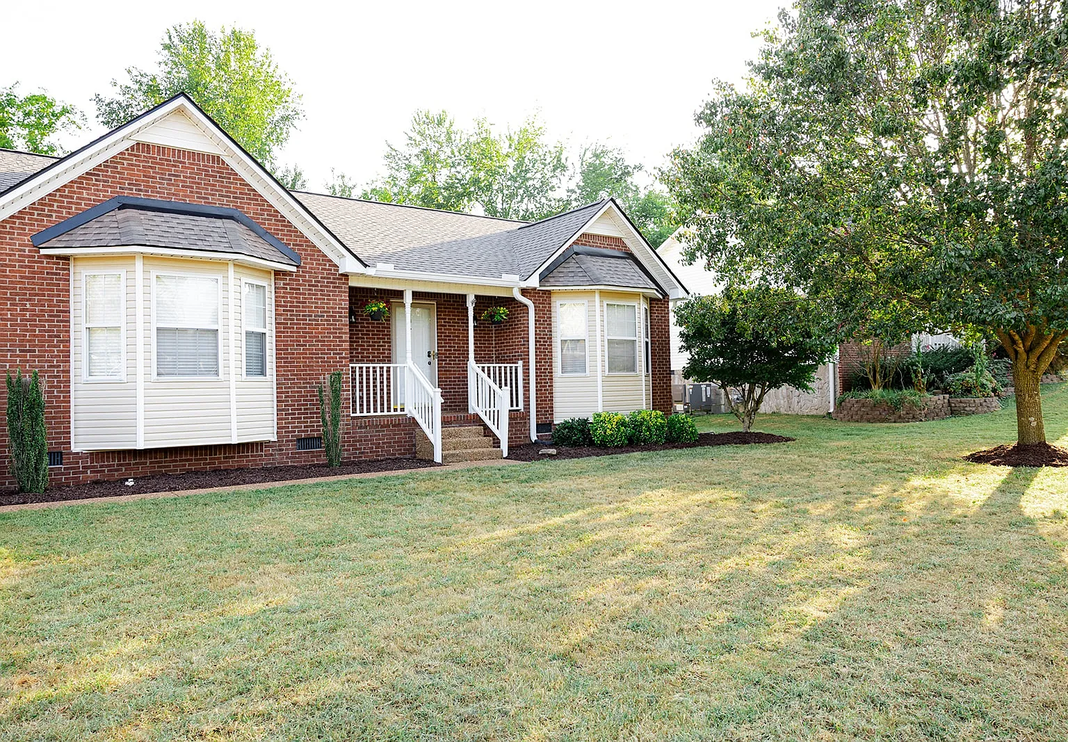 3 bed, 1405 sqft, $2,200 — Photo 1