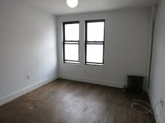 Rented by Bohemia Realty Group | media 32