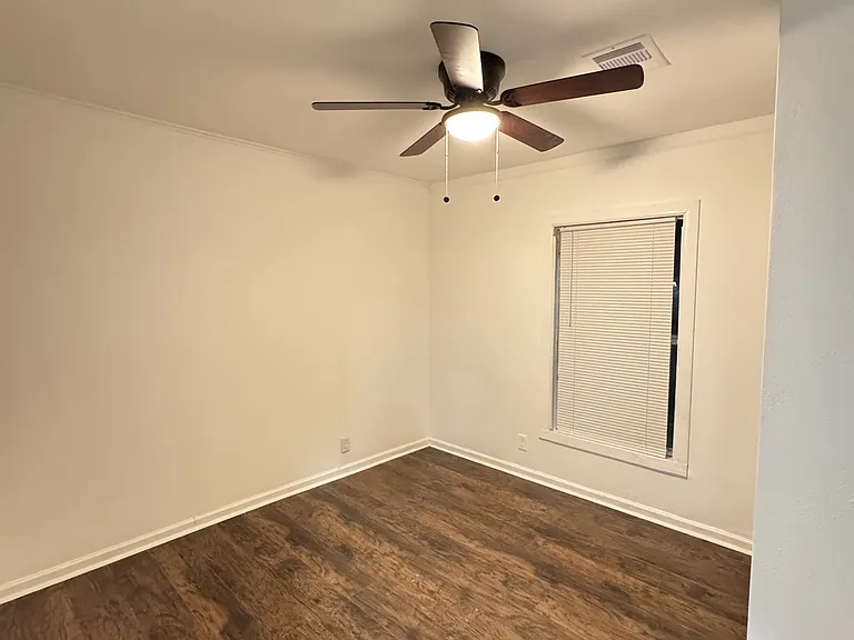 225 Armstrong St — Photo 10