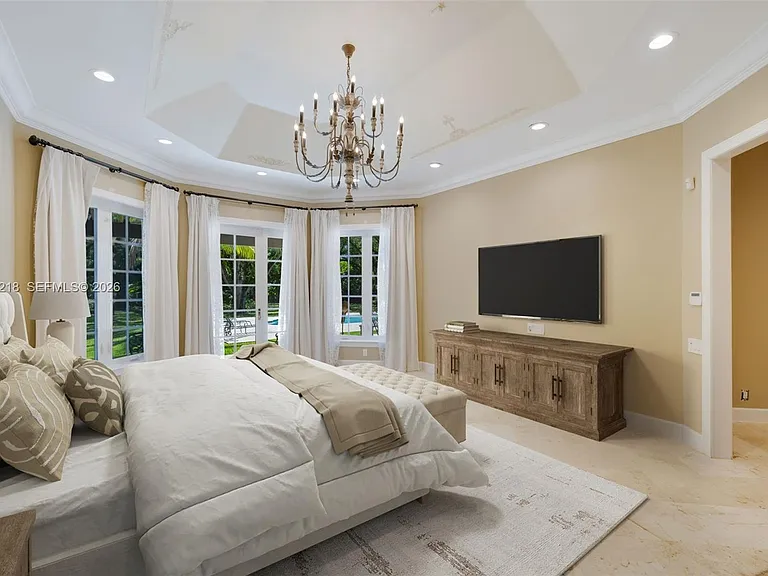6905 SW 75th Ave — Photo 4