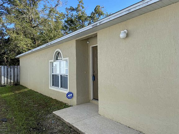 2nd image of 8513 English Oak Dr