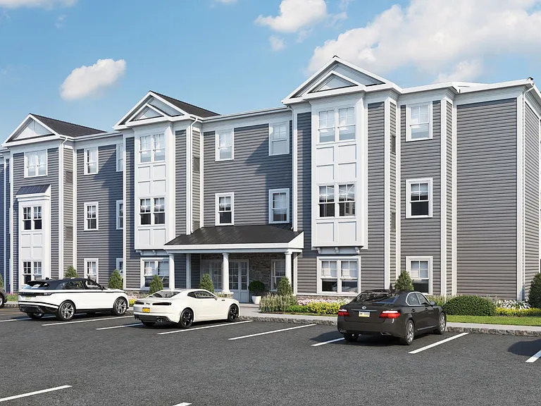 Sutton Landing at Uniondale 55+ — Photo 3