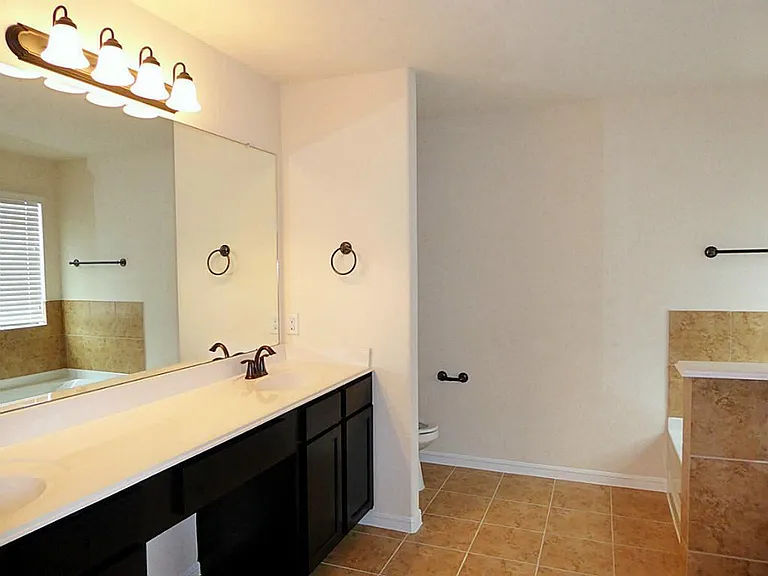 16003 Thornbill Ln — Photo 14