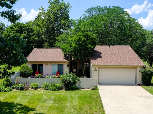 813 Phoenix Dr, Champaign, IL 61820