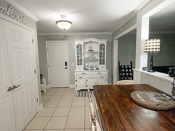 5th image of 421 Byrnes Cir