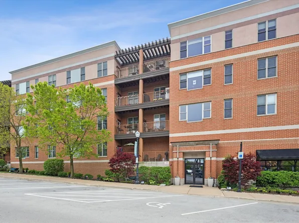 935 Burlington Ave Unit 110, Downers Grove, IL 60515