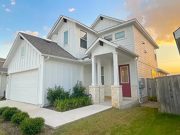 4 bed, 2102 sqft, $2,475 — Photo 2