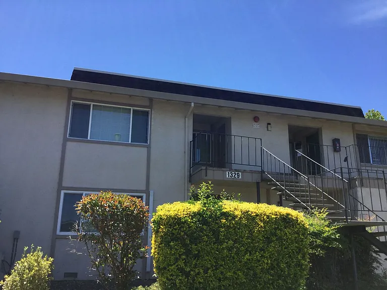 1329 Southwest Blvd #B — Photo 7
