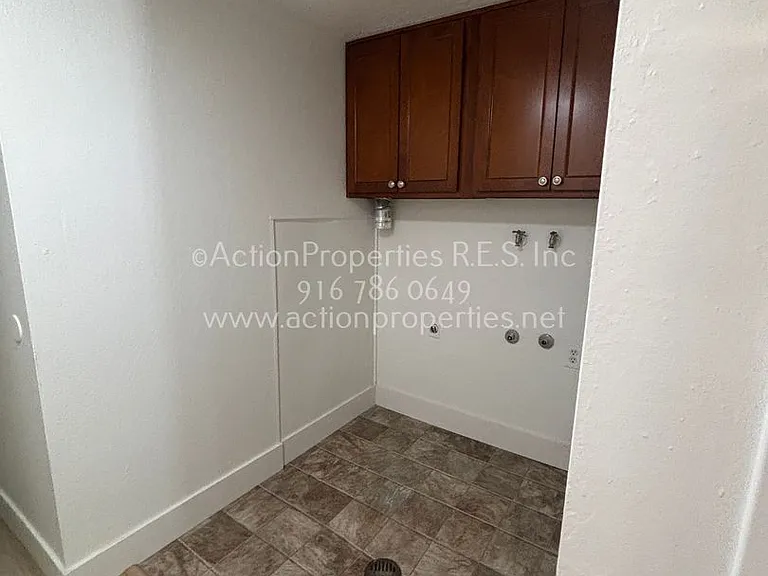 8206 Cordelia Cir — Photo 9