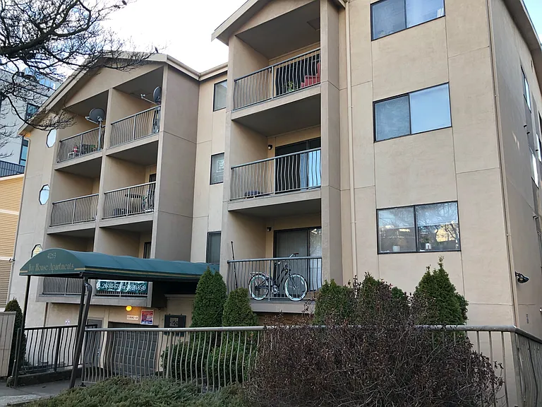 4253 8th Ave NE #401 — Photo 13