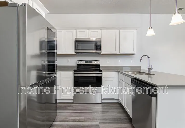772 N 260 W — Photo 8