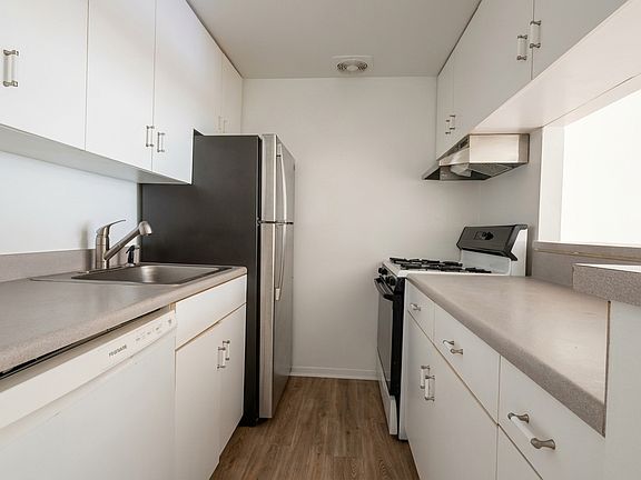 3rd image of 347 91st St APT 1B