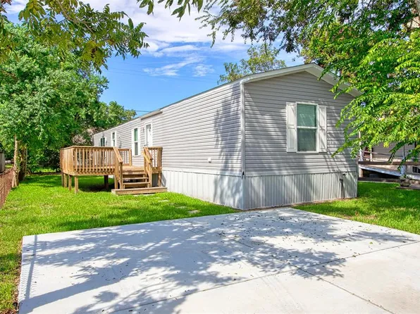 708 Travis Street, Baytown, TX 77520