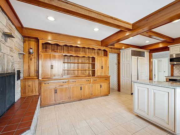 5th image of 787 E Golf Rd