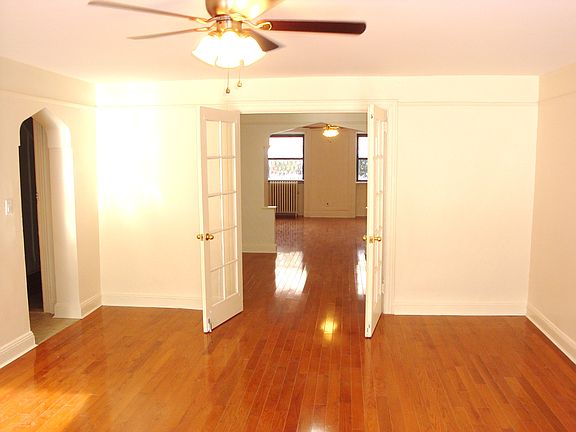 3rd image of 102 2nd Pl APT 4