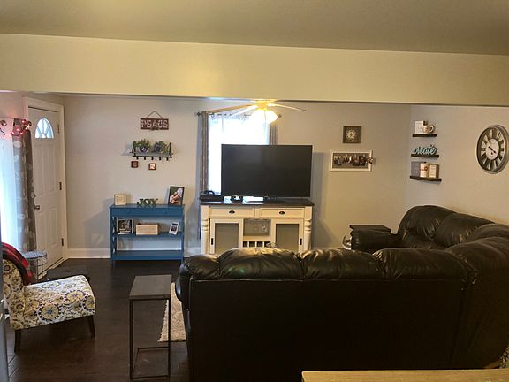 3rd image of 304 Colegate Dr