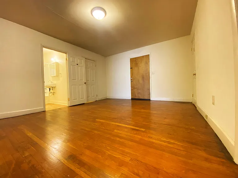 132 N Wayne Ave #7 — Photo 2