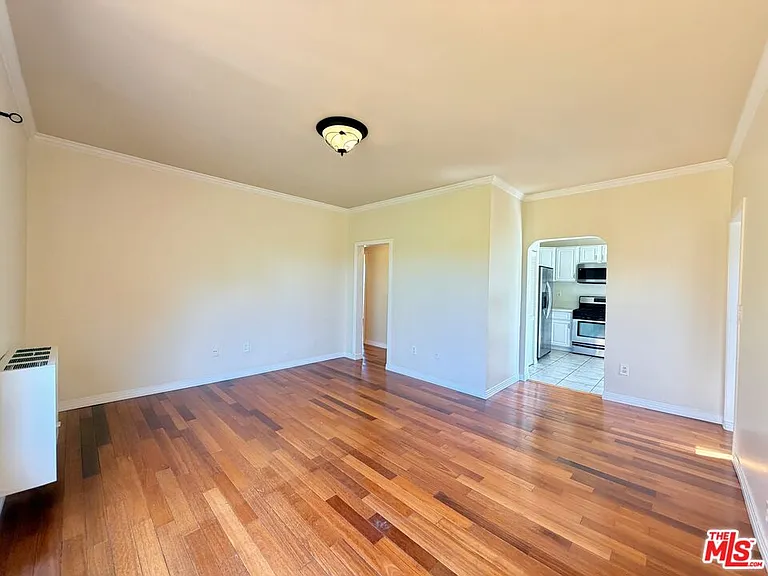 605 1/2 Tularosa Dr — Photo 2