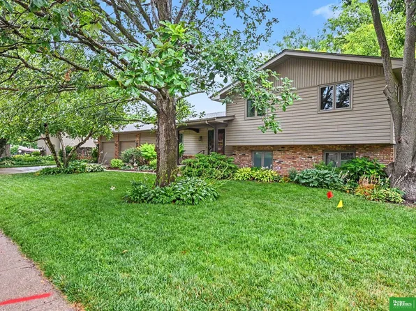 2012 Park Place Dr, Fremont, NE 68025