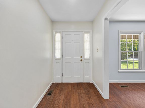 5th image of 1208 Hatch Rd