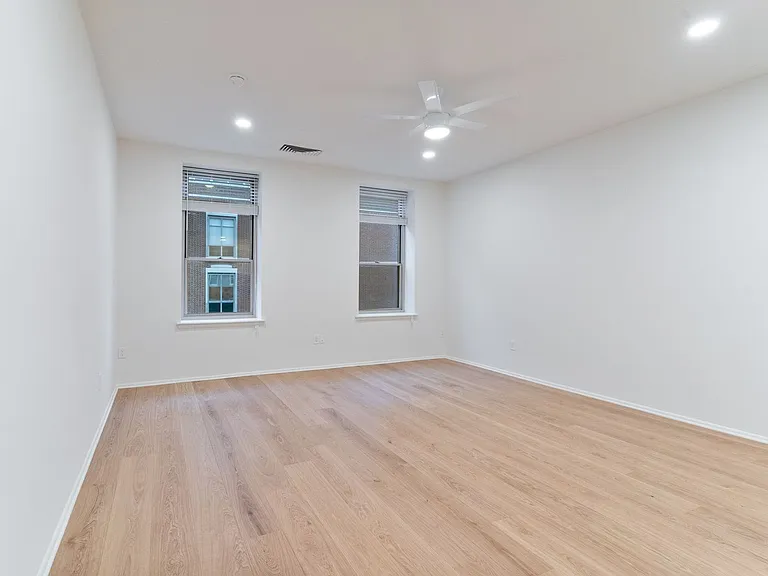 Franklin House Apartments — Photo 23