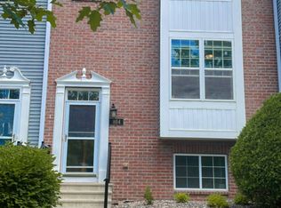 804 Village Pkwy, Circle Pines, MN 55014