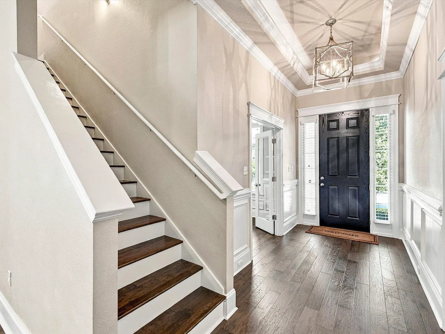 4 bed, 3.0 bath, 2592 sqft, $3,500 — Photo 3