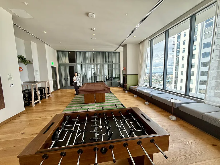 11 NE 6th St #1803 — Photo 47
