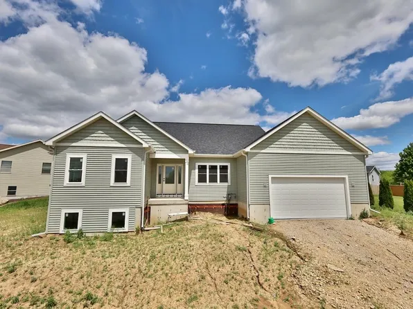 4401 Crested Owl Ln, Madison, WI 53718