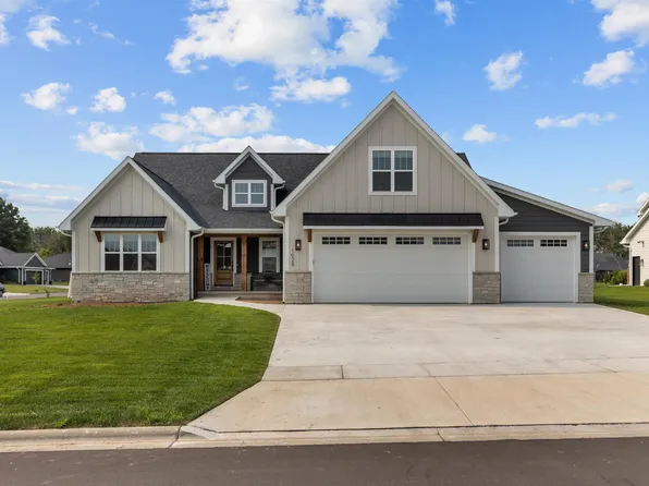 1029 Lancaster Ct, Green Bay, WI 54313