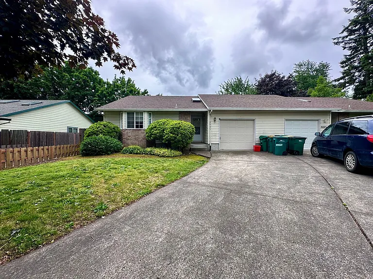 Adorable and Spacious!! Troutdale Duplex in Cul-de-sac!! — Photo 3