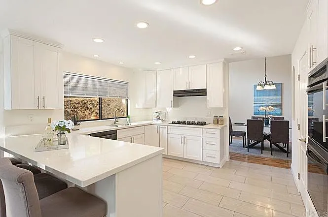 4 bed, 3.5 bath, 4306 sqft, $5,500 — Photo 4
