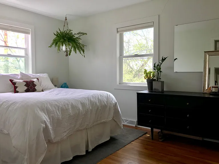 SE Bedroom