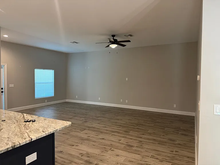 921 SE 24th Ave — Photo 24