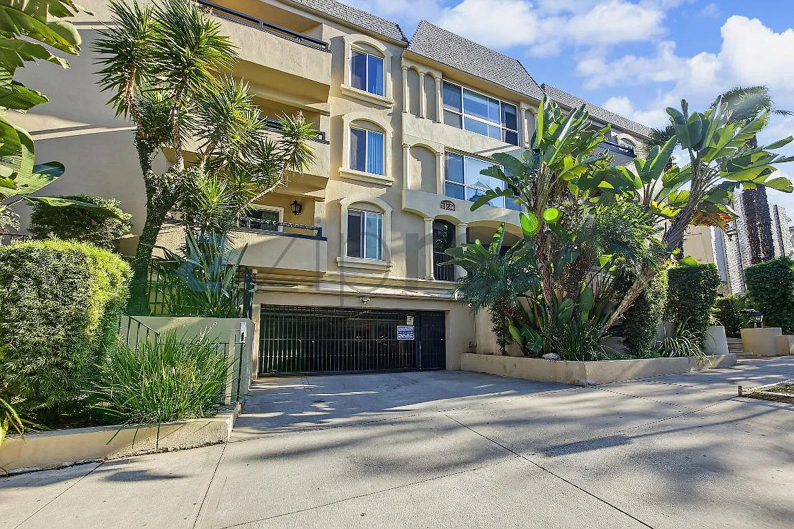 2 bed, 1178 sqft, $4,500 — Photo 3