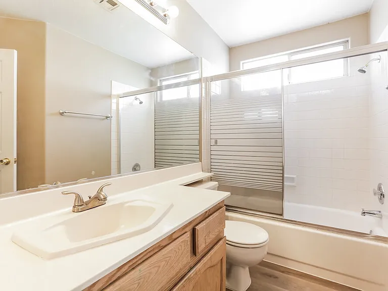 2317 Homeland St — Photo 16