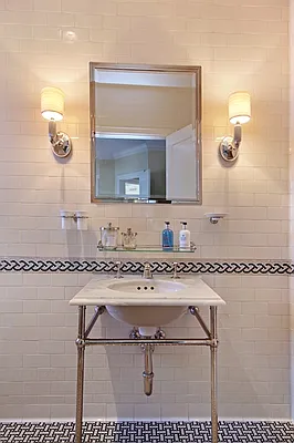Sold by Corcoran | media 7