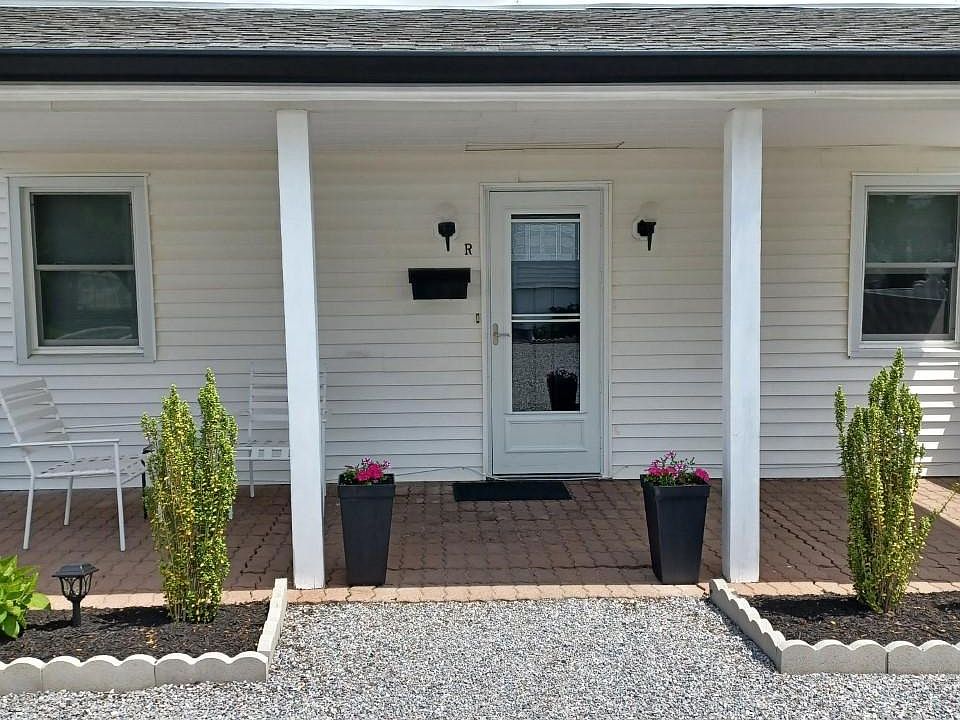 Cottage clean lines with modern design elements