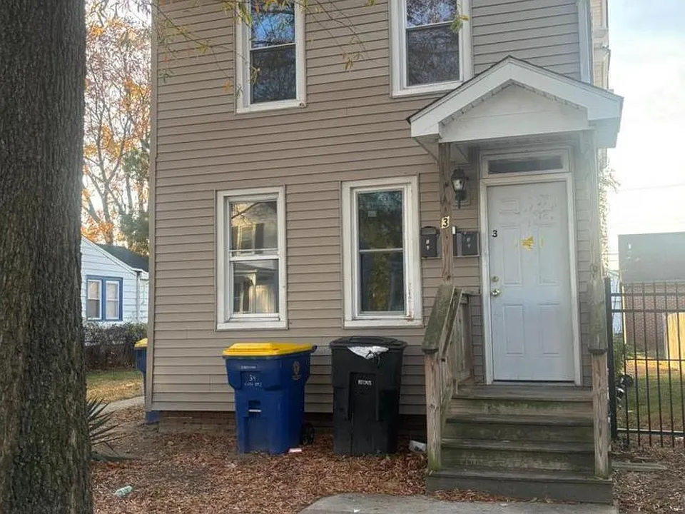 34 N New St #3