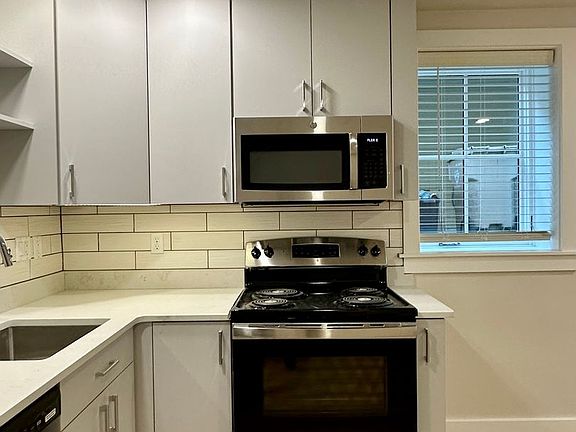 3rd image of 218 SE 3rd Ave #B010