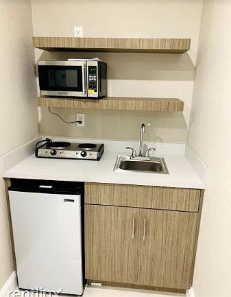 5th image of 1265 SW 6th St #9622626