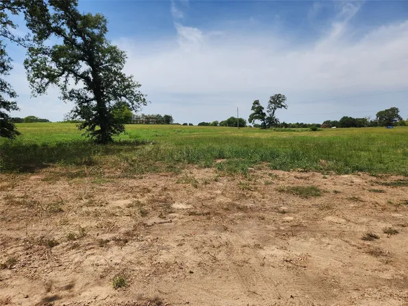 22 County Road 3249, Mount Pleasant, TX 75455