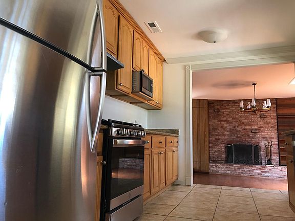 4th image of 4374 Miller Ct
