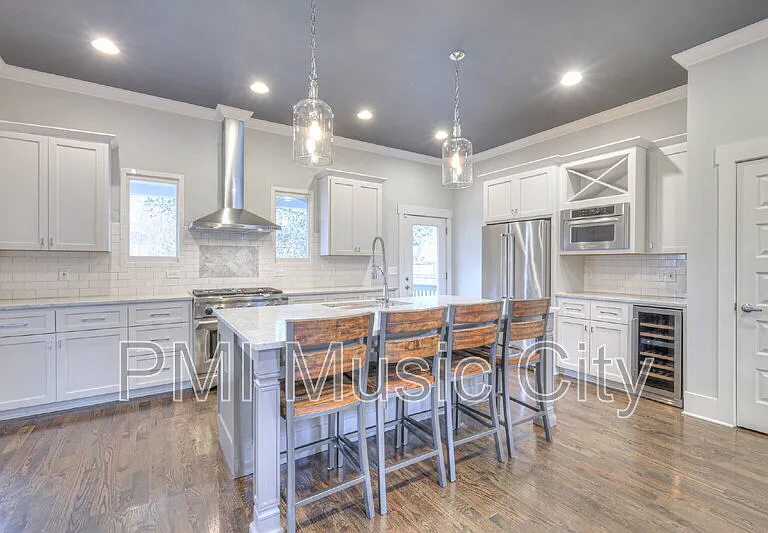 1537B Battlefield Dr — Photo 3