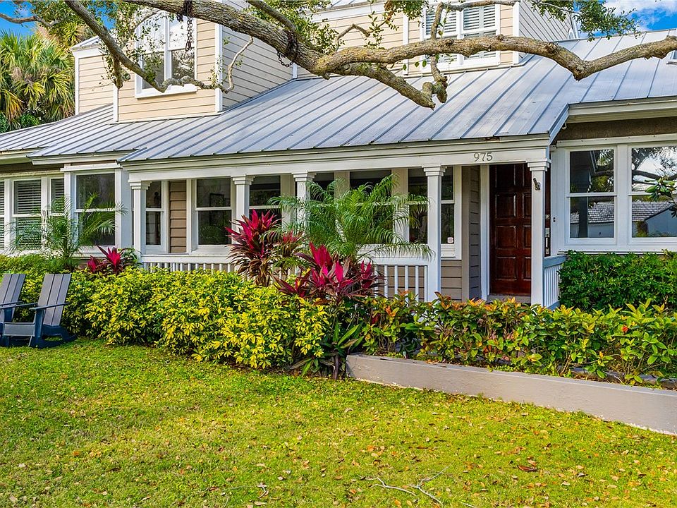 1st image of 975 Riomar Dr